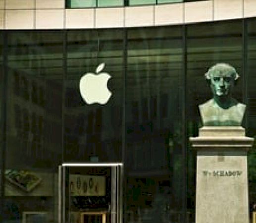 facepalm:-apple-lawyer-tasked-with-insider-trading-prevention-busted-for-insider-trading