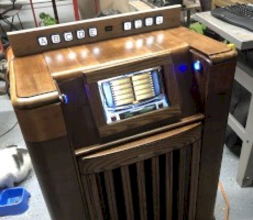 this-raspberry-pi-jukebox-mod-with-fruitbox-lets-you-rock-out-retro-style