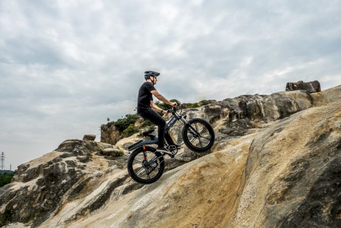 introducing-the-engwe-x26-all-terrain-e-bike:-your-powerful-eco-friendly-ride-with-full-day-battery